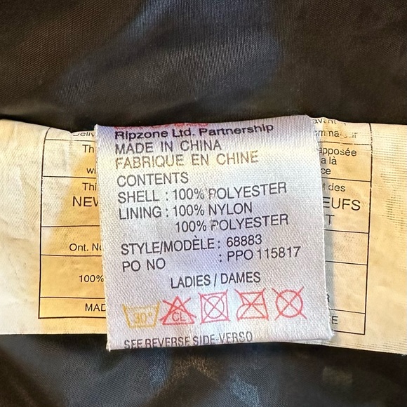 CORE POWDER ROOM Winter Jacket - Picture 9 of 9